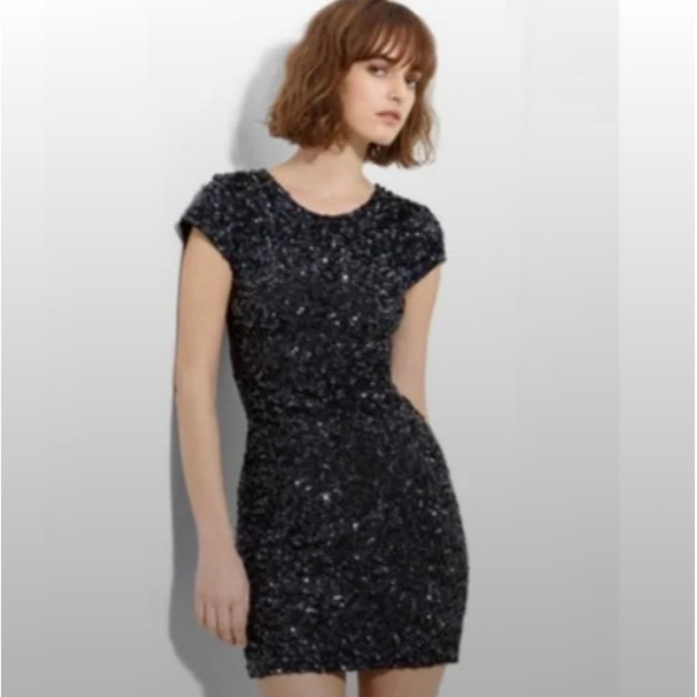 NWT Alice + Olivia Navy Sequin Short Sleeve Sheath Dress Size 2